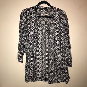 SOLD‼️ Black and White Printed Kimono